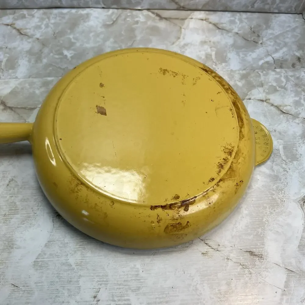 Vintage Le Creuset #24 Yellow Cast Iron Skillet With Wood Handle 9.75